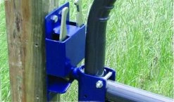 Country Way Gate Latch Two-Way - 77000 - Tractor Accessories -Livestock Online Store 20a6f97aa7feae921a49266ff9afb1c522d90a0f 014690011 1