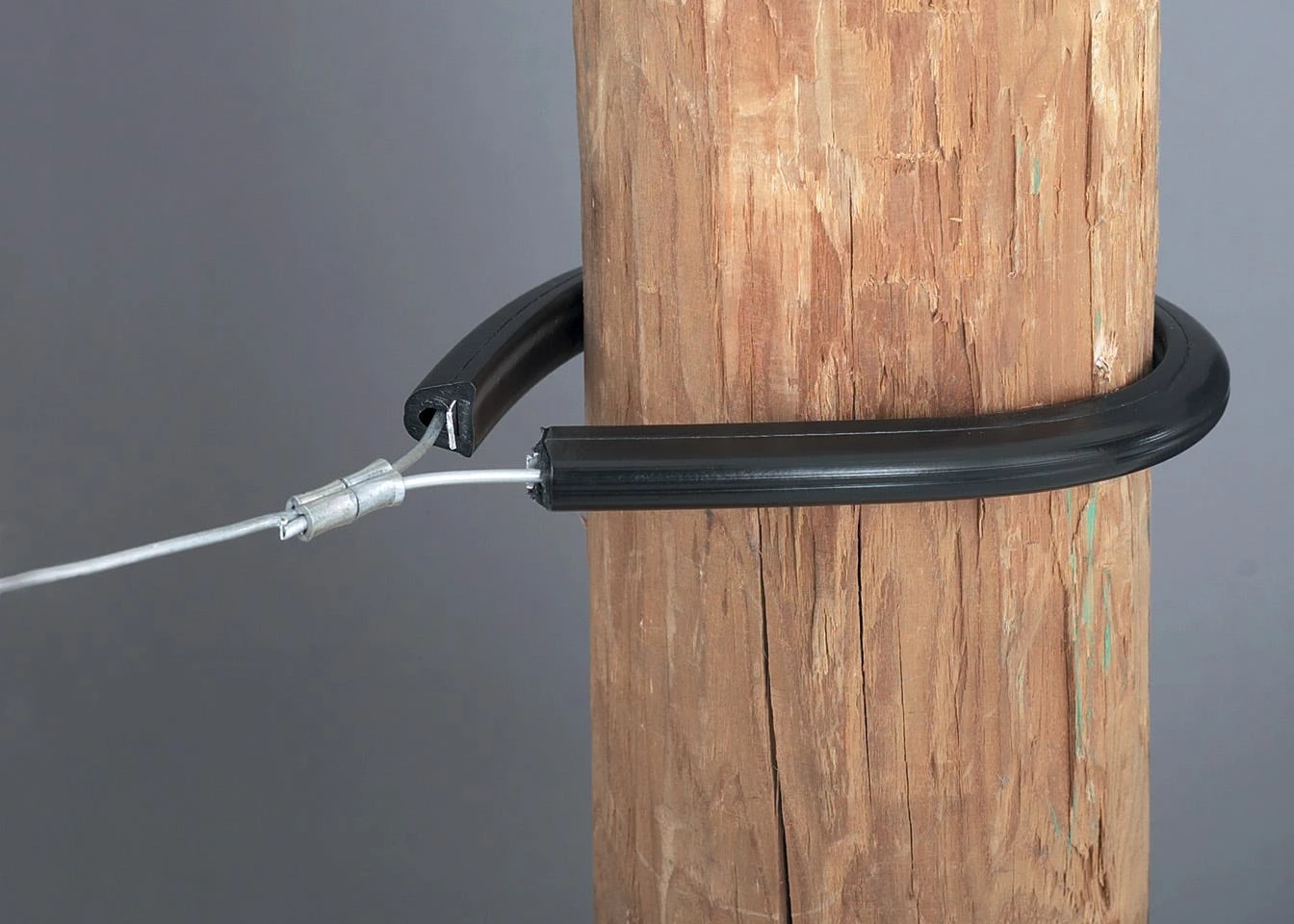 Dare 18 inch Wrap-A-Round Insulator 1779 - Electric Fencing 3 Dare 18 inch Wrap-A-Round Insulator 1779 - Electric Fencing